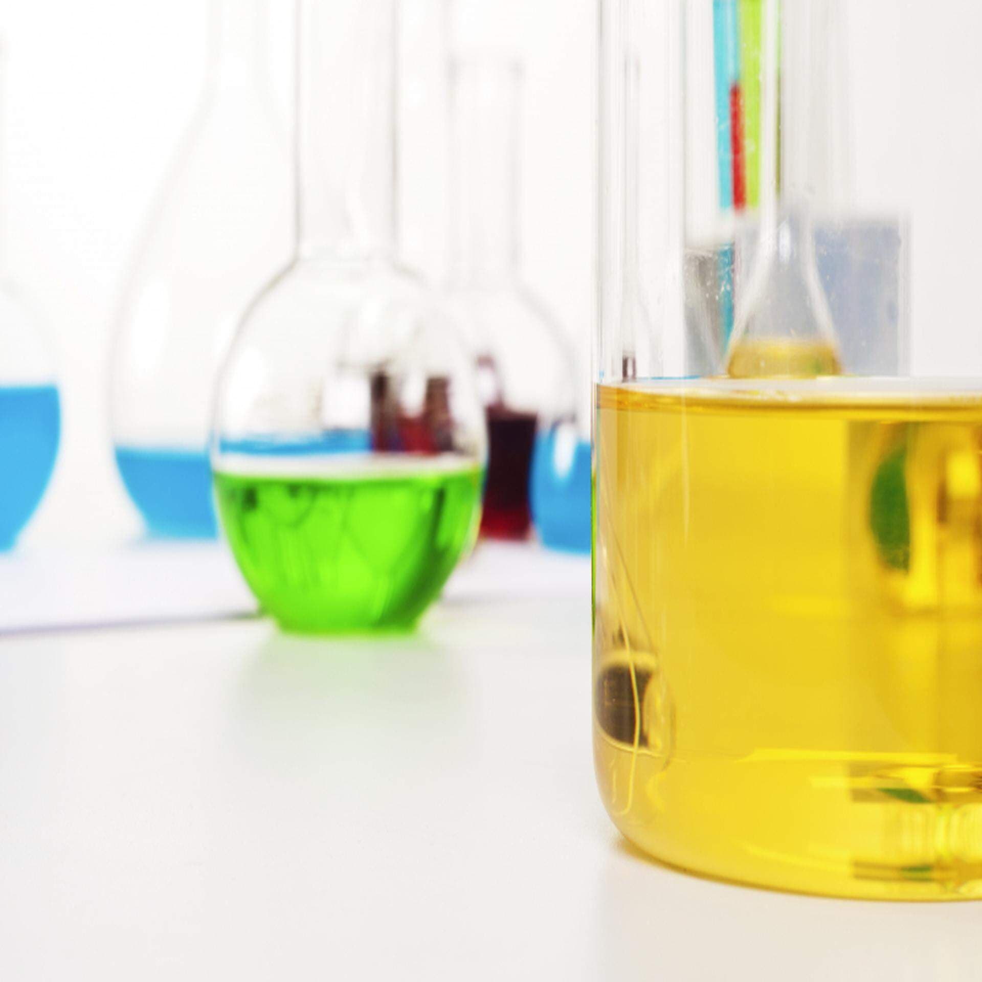 Kemikalier i ett laboratorium