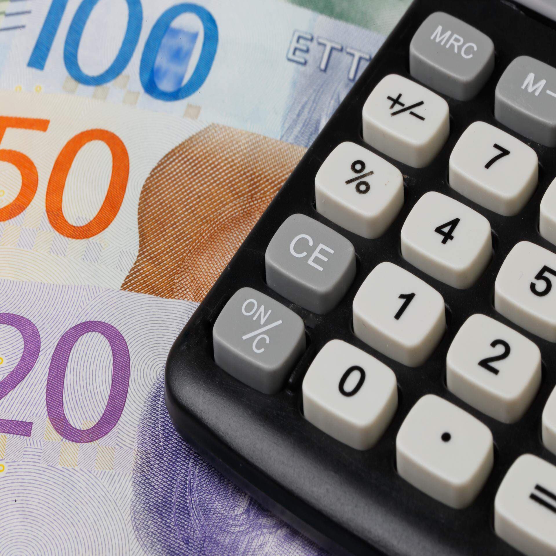 Pengar och en miniräknare